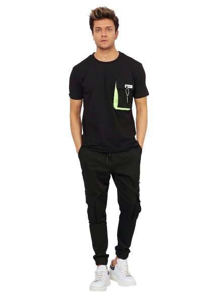 Cebi Fosforlu Çerçeveli Siyah Tişört