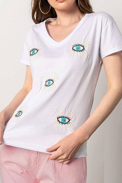 V Yaka Boncuk İşlemeli Göz Nakışlı Tişört
